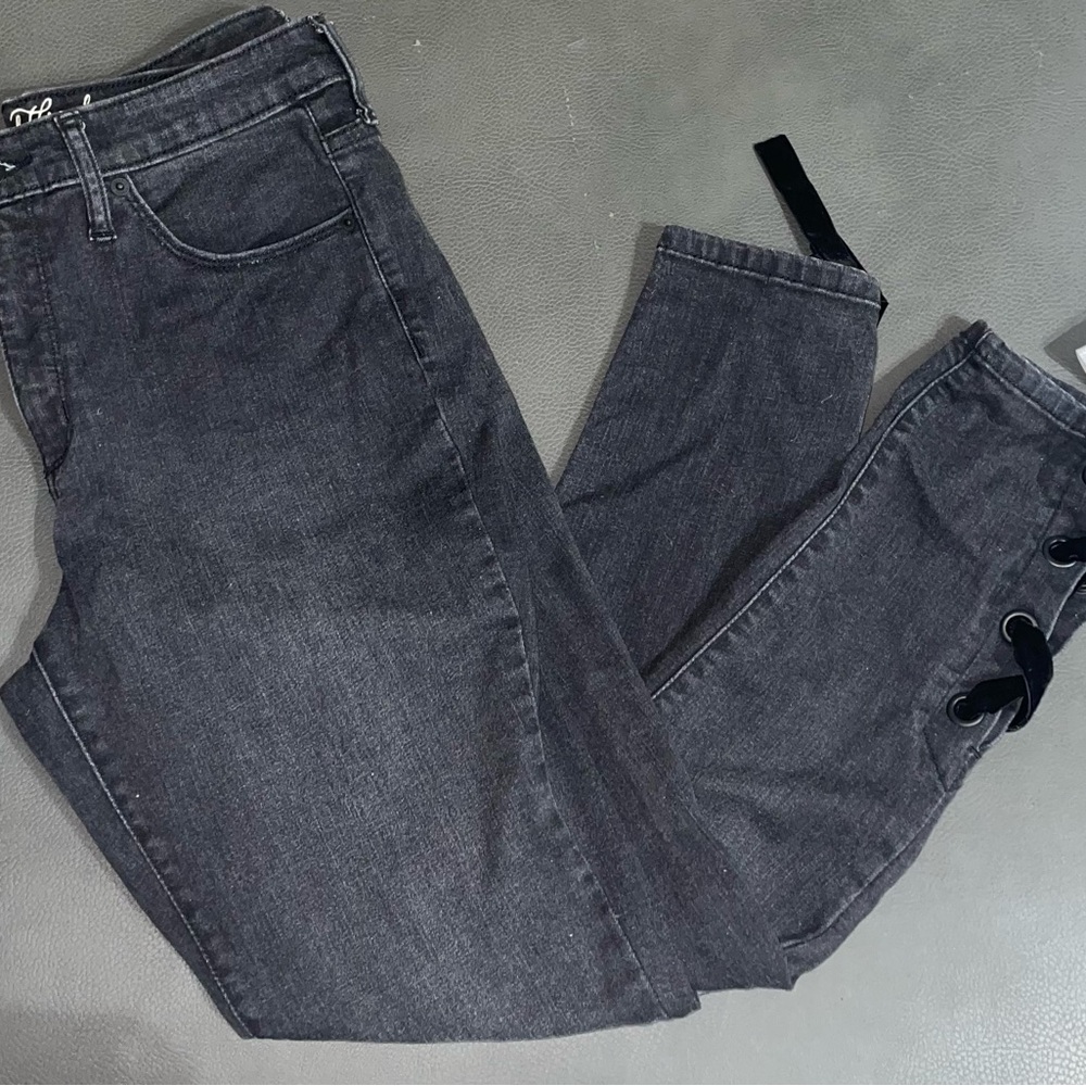 Universal Thread High-Rise Skinny Jeans (Size 10/30R)